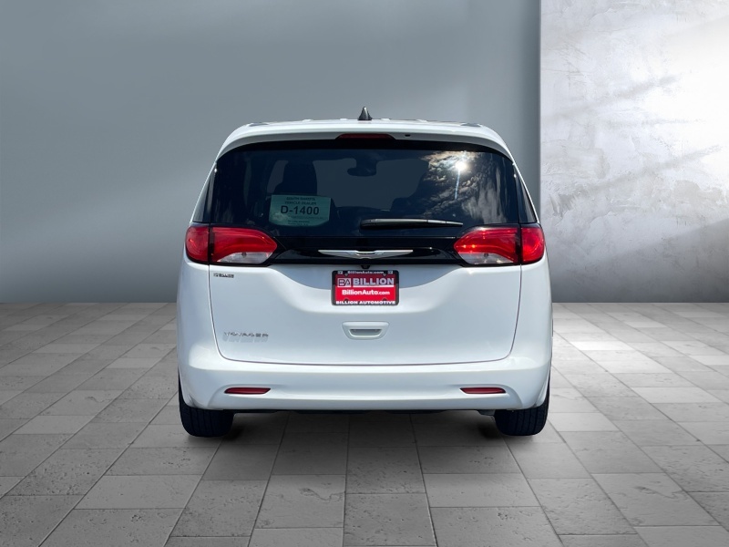 2024 Chrysler Voyager