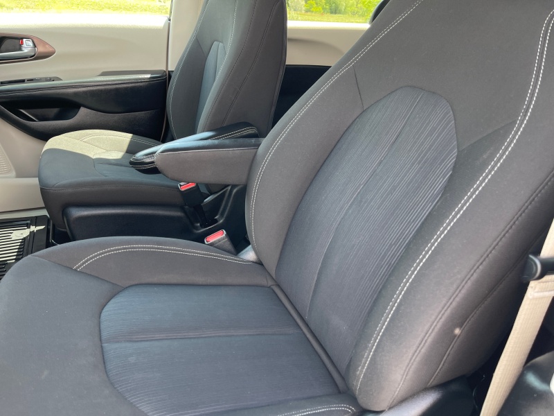 2024 Chrysler Voyager