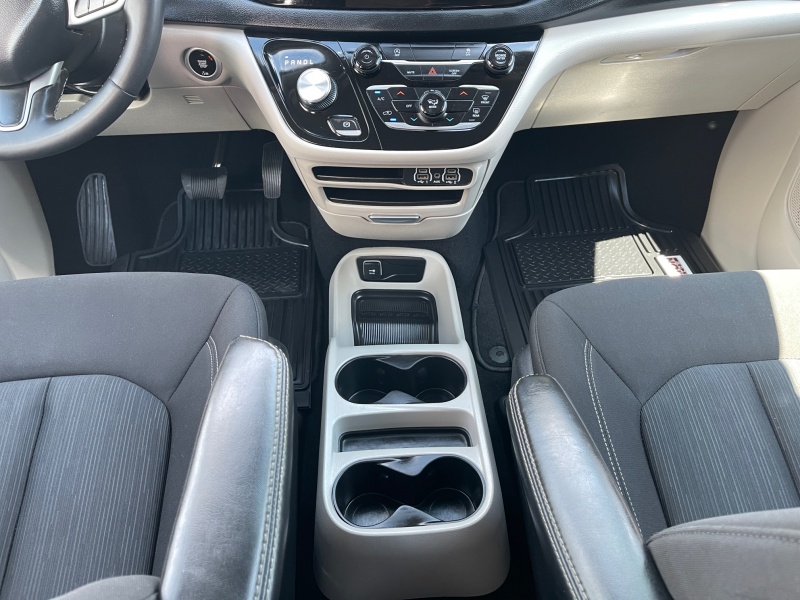 2024 Chrysler Voyager
