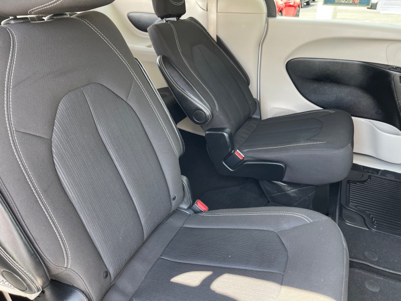 2024 Chrysler Voyager