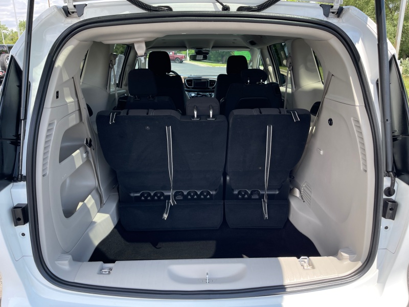 2024 Chrysler Voyager