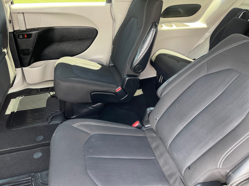 2024 Chrysler Voyager