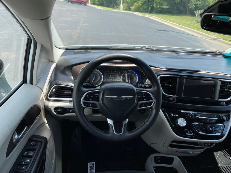 2024 Chrysler Voyager