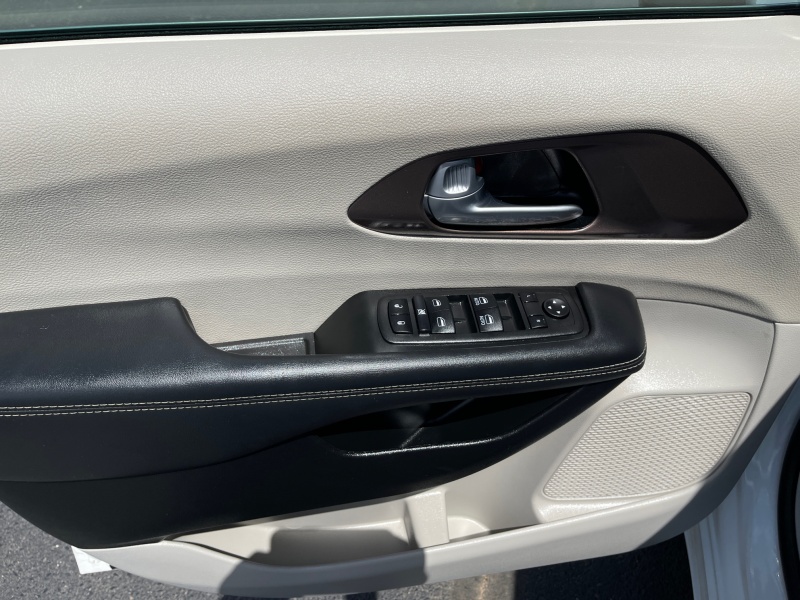 2024 Chrysler Voyager