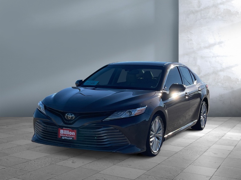 Used 2018 Toyota Camry XLE  Car
