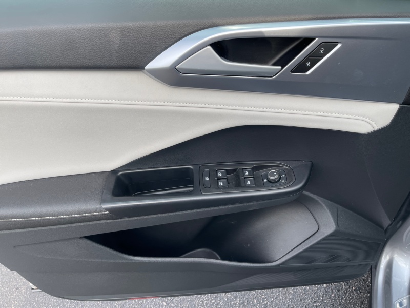 2025 Volkswagen Taos