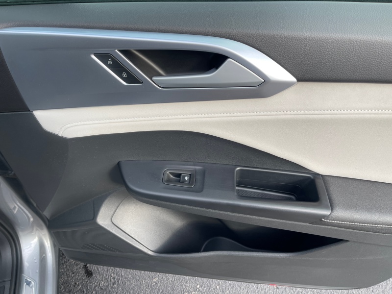 2025 Volkswagen Taos