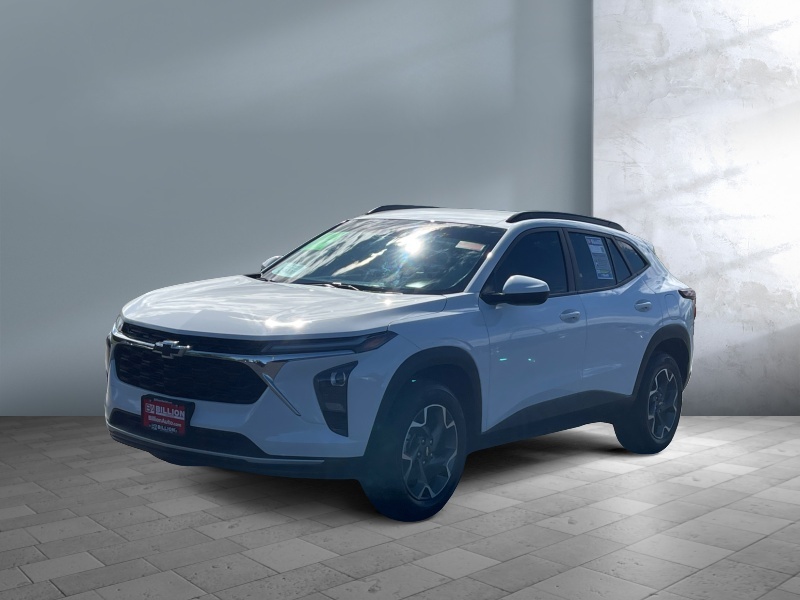 Used 2025 Chevrolet Trax LT Crossovers