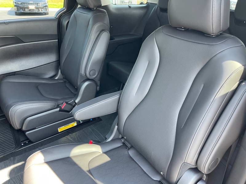 2027 Kia Carnival