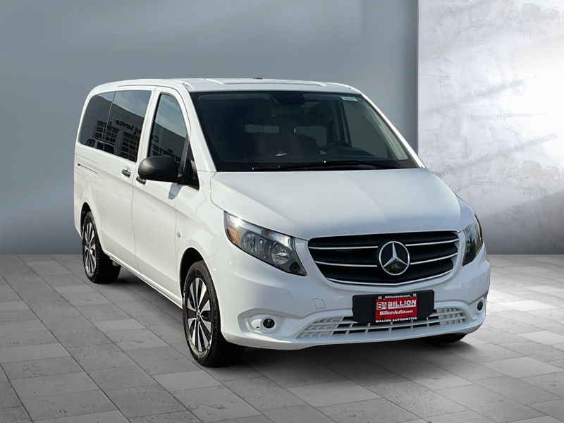 2022 Mercedes-Benz Metris Passenger Van