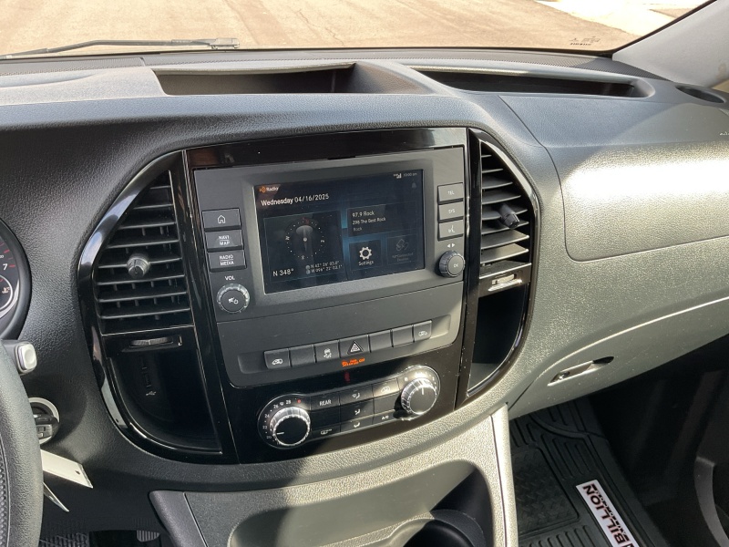 2022 Mercedes-Benz Metris Passenger Van