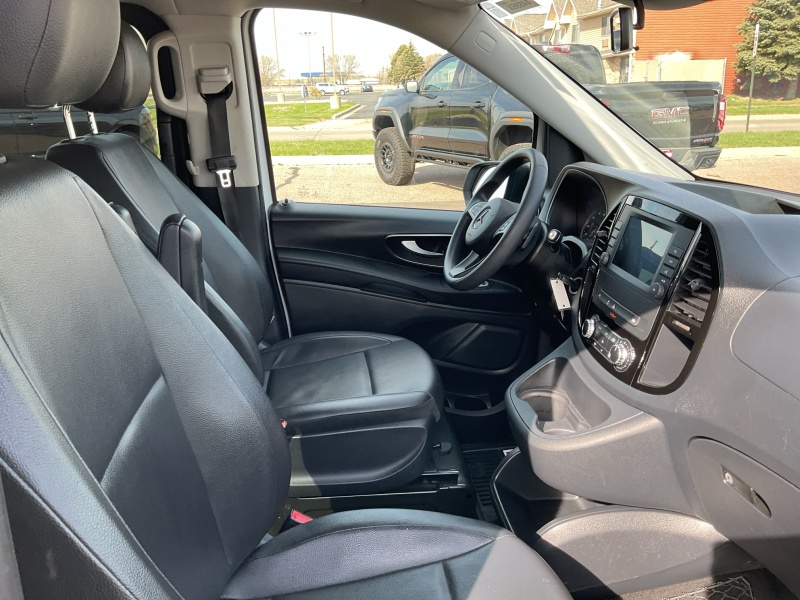 2022 Mercedes-Benz Metris Passenger Van