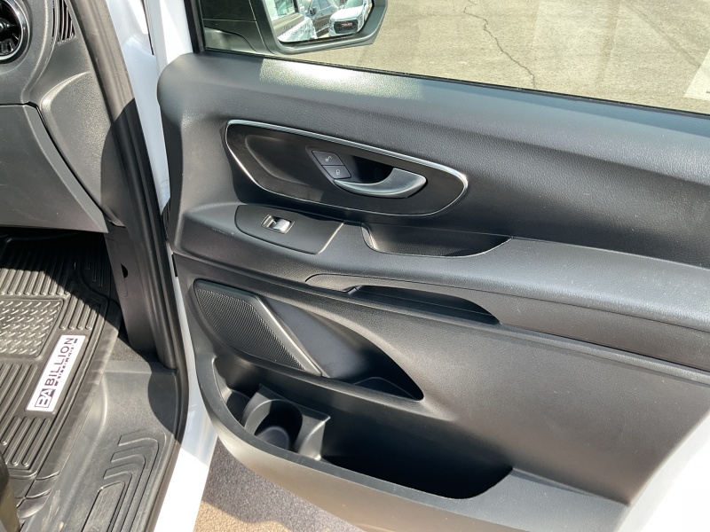2022 Mercedes-Benz Metris Passenger Van