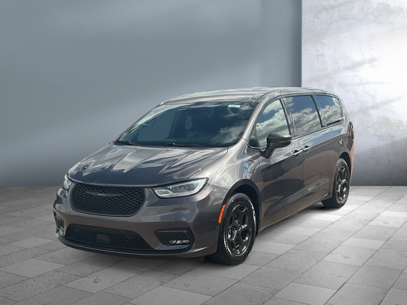 Used 2022 Chrysler Pacifica Hybrid Touring L Vans