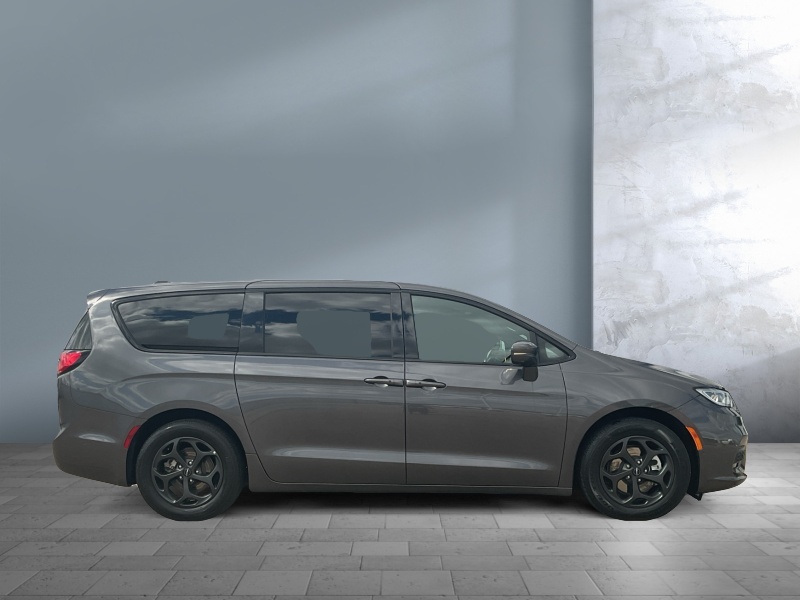 2022 Chrysler Pacifica