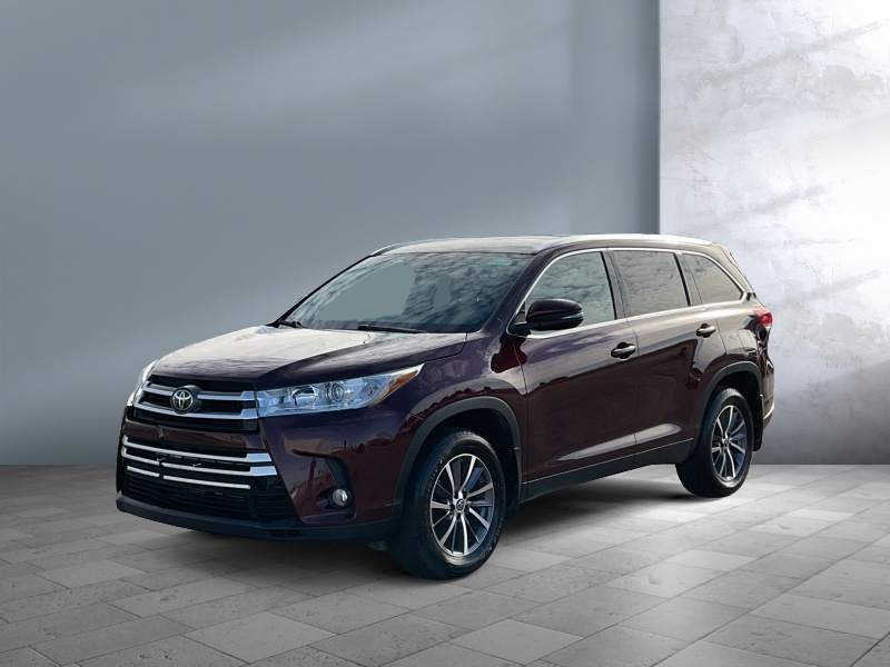 Used 2019 Toyota Highlander SE SUVs