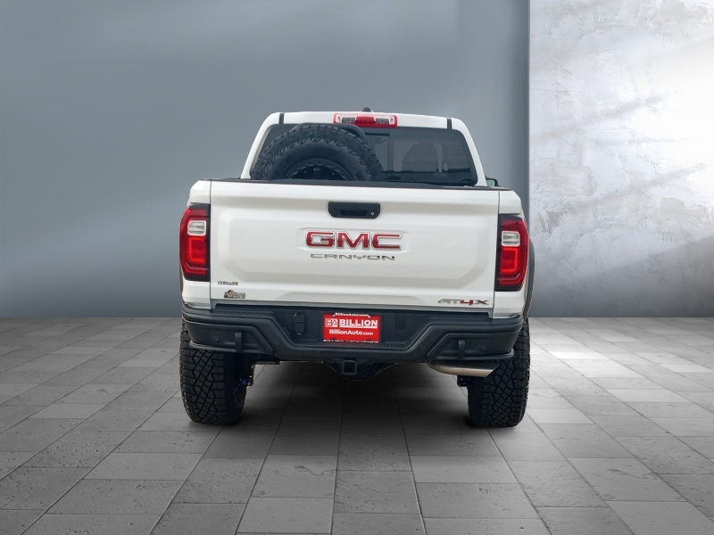 2024 GMC Canyon