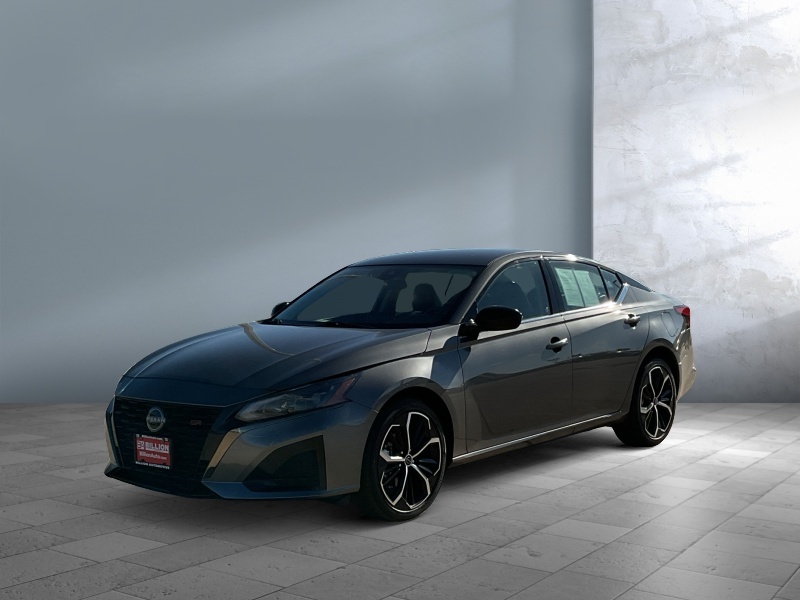 Used 2025 Nissan Altima SR Car