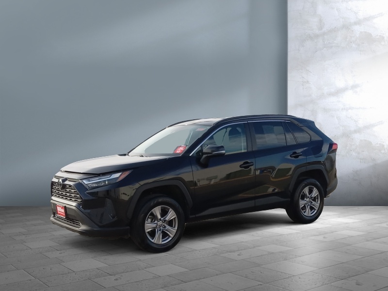 Used 2022 Toyota RAV4 XLE Crossover