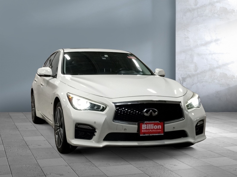 2015 INFINITI Q50