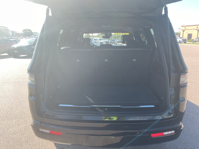 2024 Jeep Grand Wagoneer