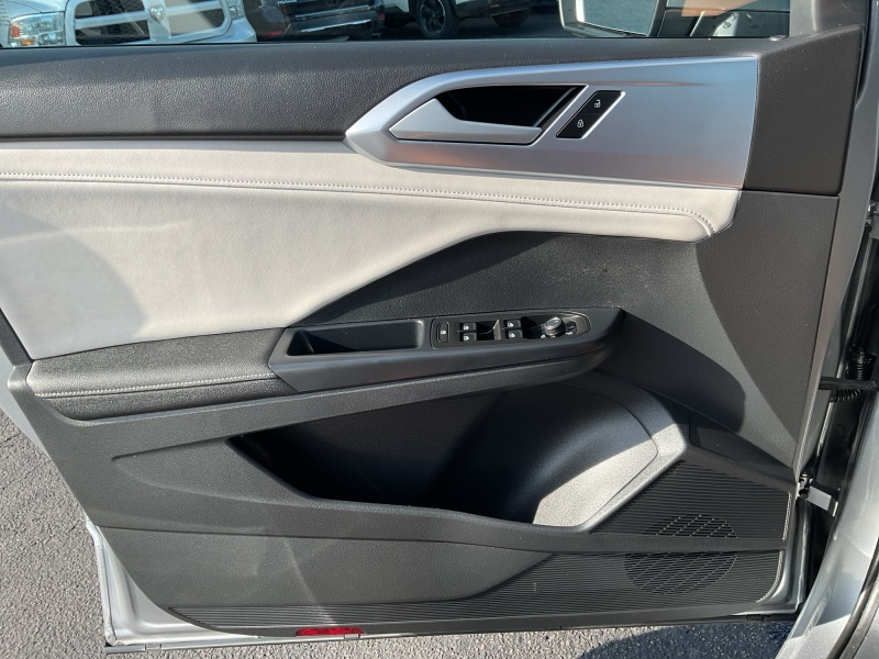 2025 Volkswagen Taos