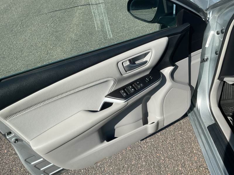 2016 Toyota Camry Hybrid