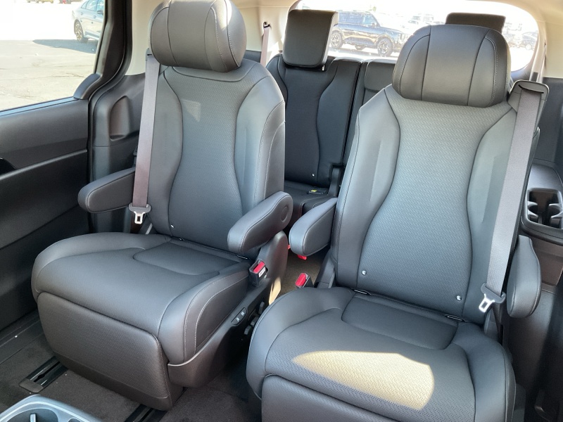 2027 Kia Carnival