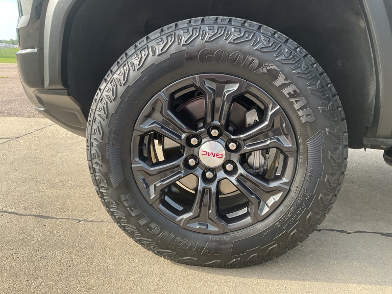 2023 GMC Canyon