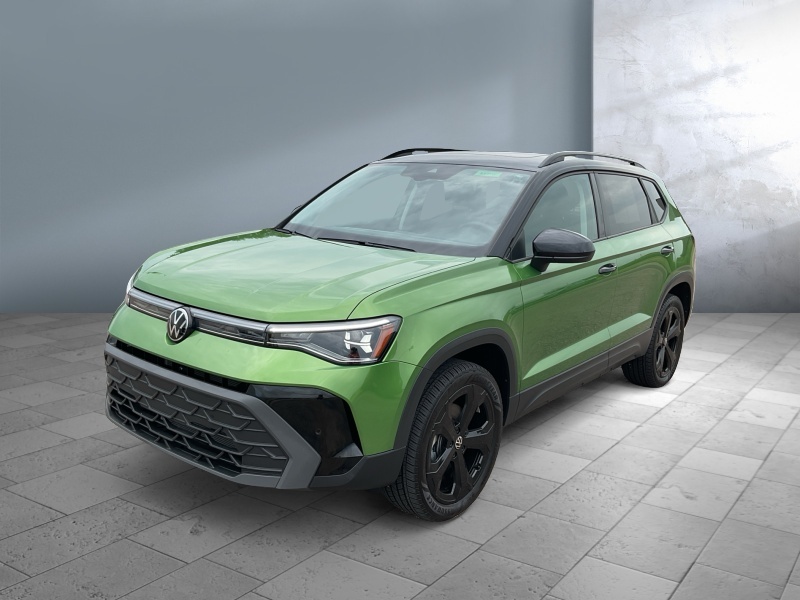 Used 2025 Volkswagen Taos SE Black Crossovers
