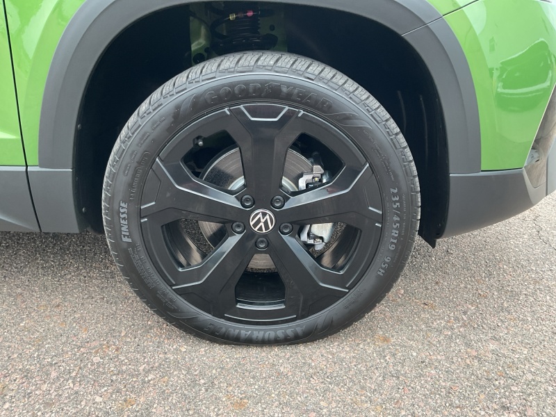 2025 Volkswagen Taos