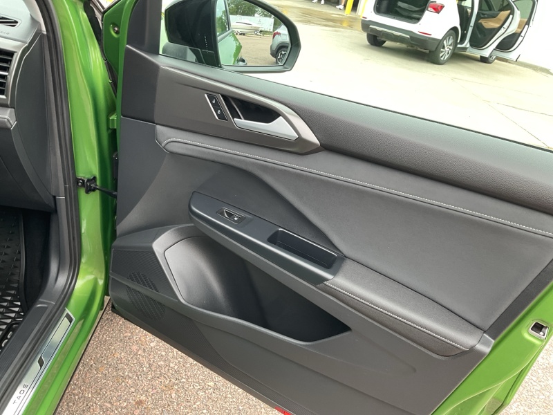 2025 Volkswagen Taos