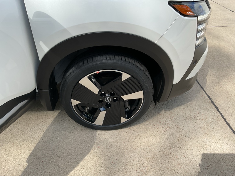 2025 Nissan Kicks