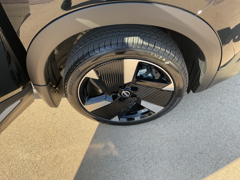 2025 Nissan Kicks