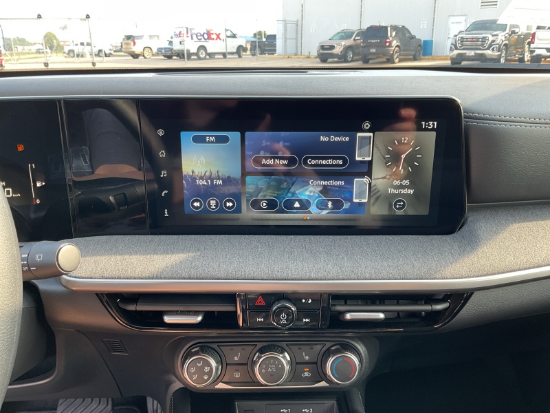 2025 Nissan Kicks