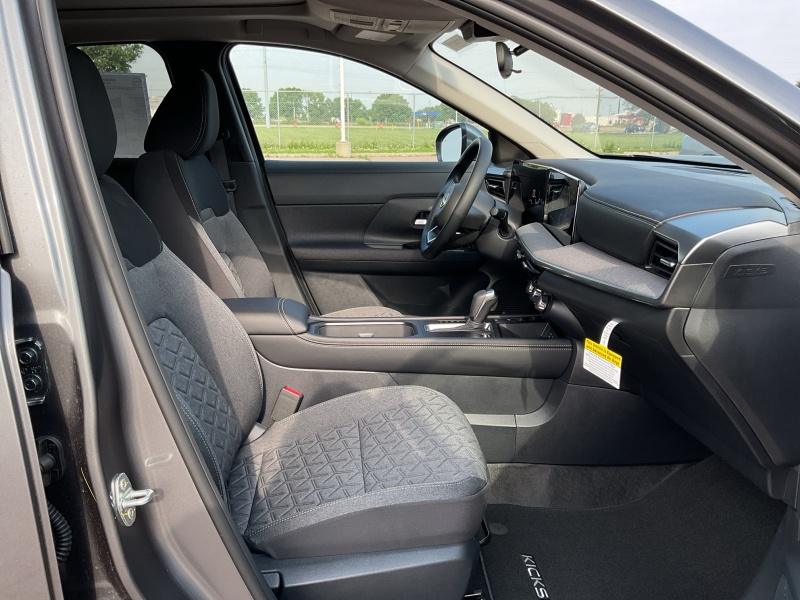 2025 Nissan Kicks