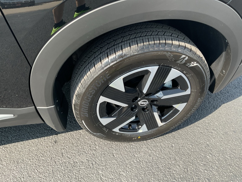 2025 Nissan Kicks