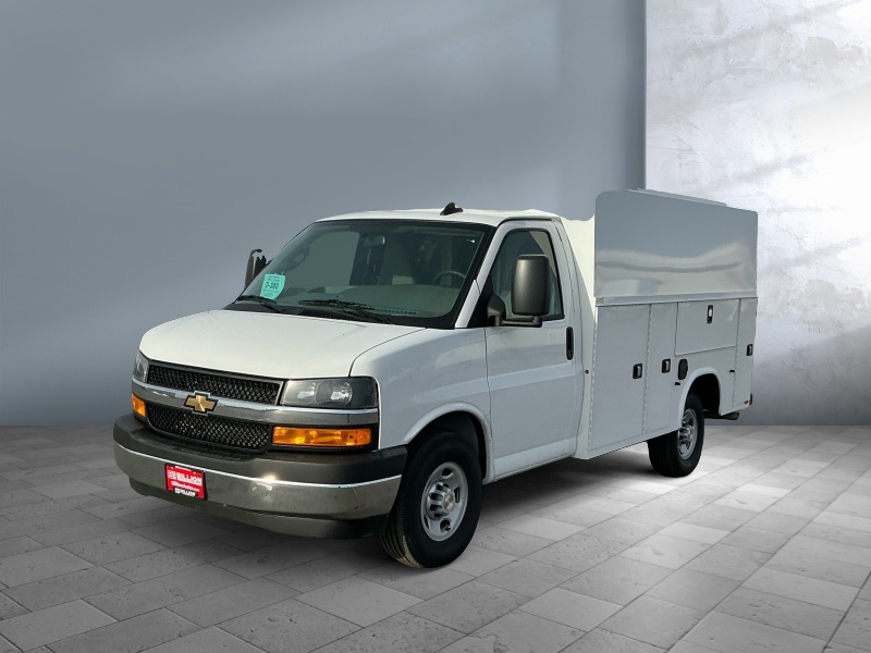 New 2025 Chevrolet Express Commercial Cutaway 3500 Van 139 Vans