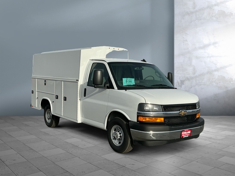 2025 Chevrolet Express Commercial Cutaway