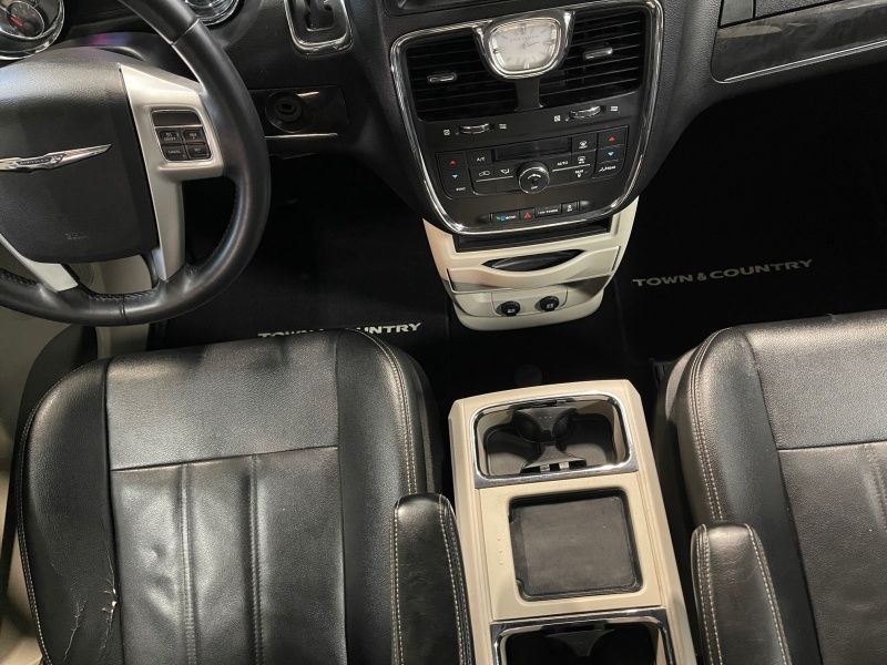 2016 Chrysler Town and Country