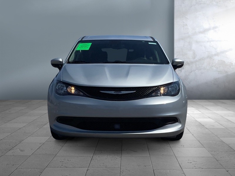 2023 Chrysler Voyager