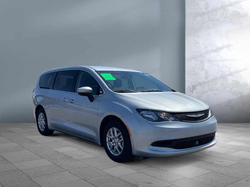 2023 Chrysler Voyager