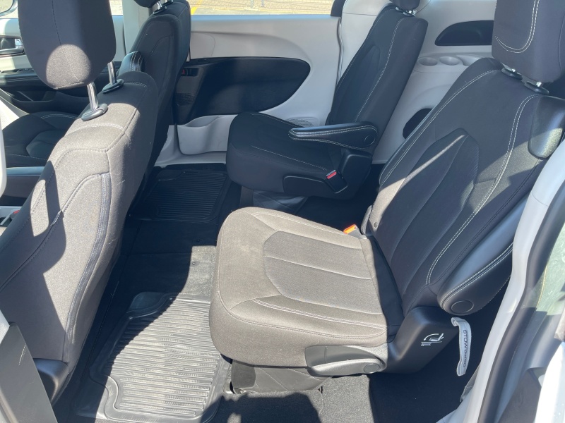 2023 Chrysler Voyager