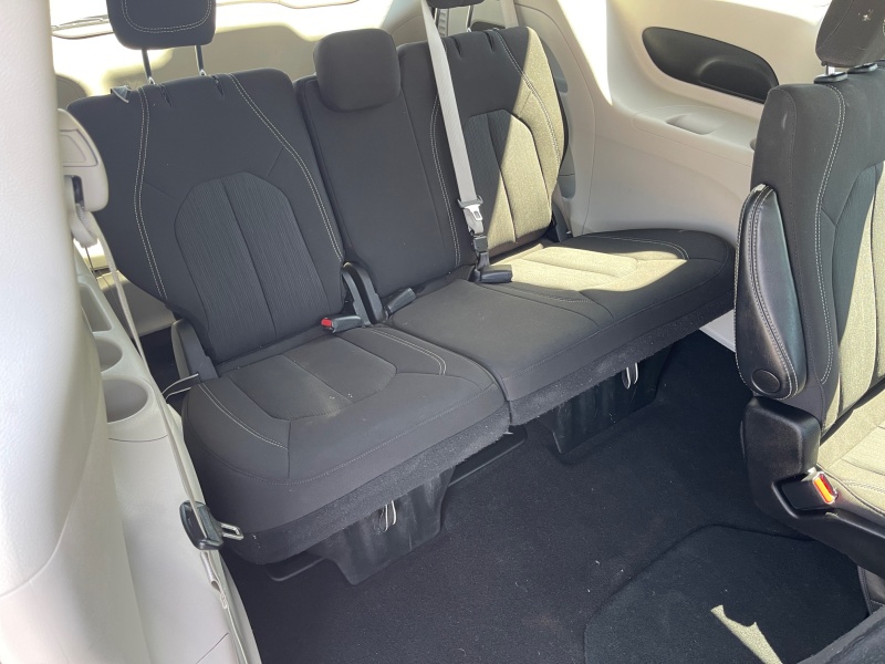 2023 Chrysler Voyager