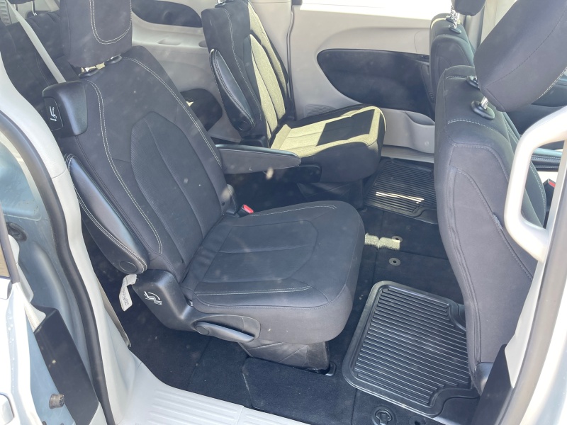 2023 Chrysler Voyager