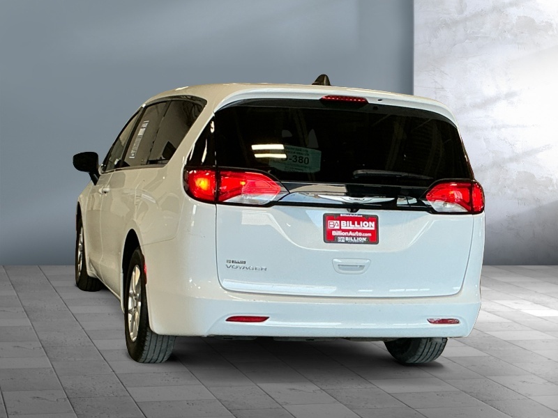 2023 Chrysler Voyager