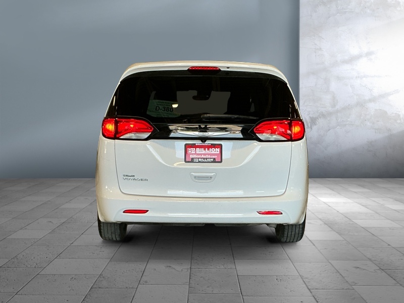 2023 Chrysler Voyager