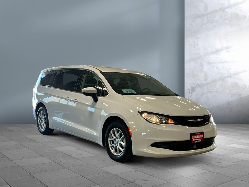 2023 Chrysler Voyager
