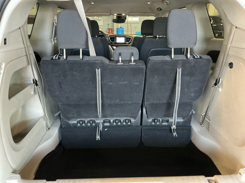 2023 Chrysler Voyager
