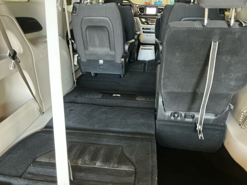 2023 Chrysler Voyager